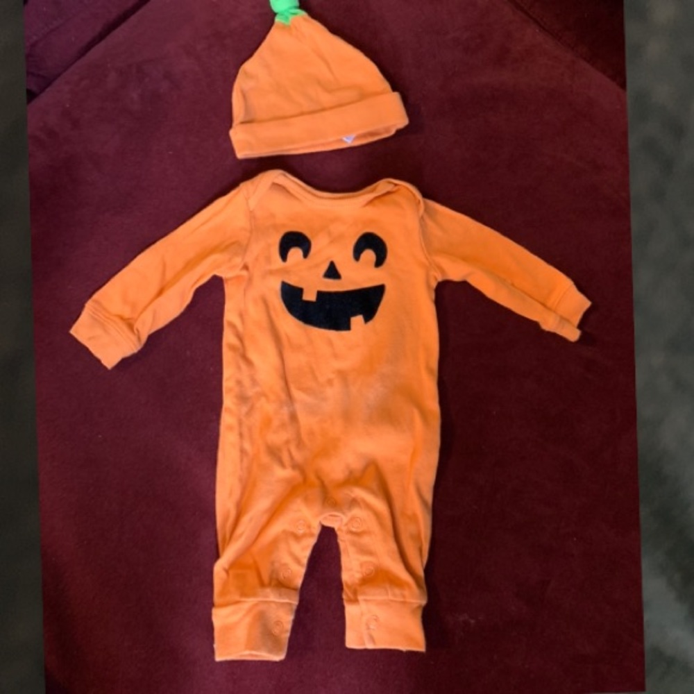 Pumpkin jack-o-lantern onesie footie newborn